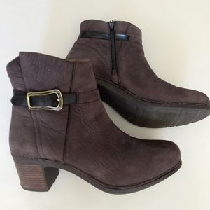 Dansko Hartley Chocolate Nubuck Ankle Boots